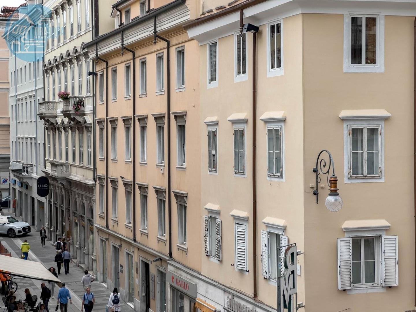 San Nicolo 14 Tirabora Short Rent Apartment Trieste Luaran gambar