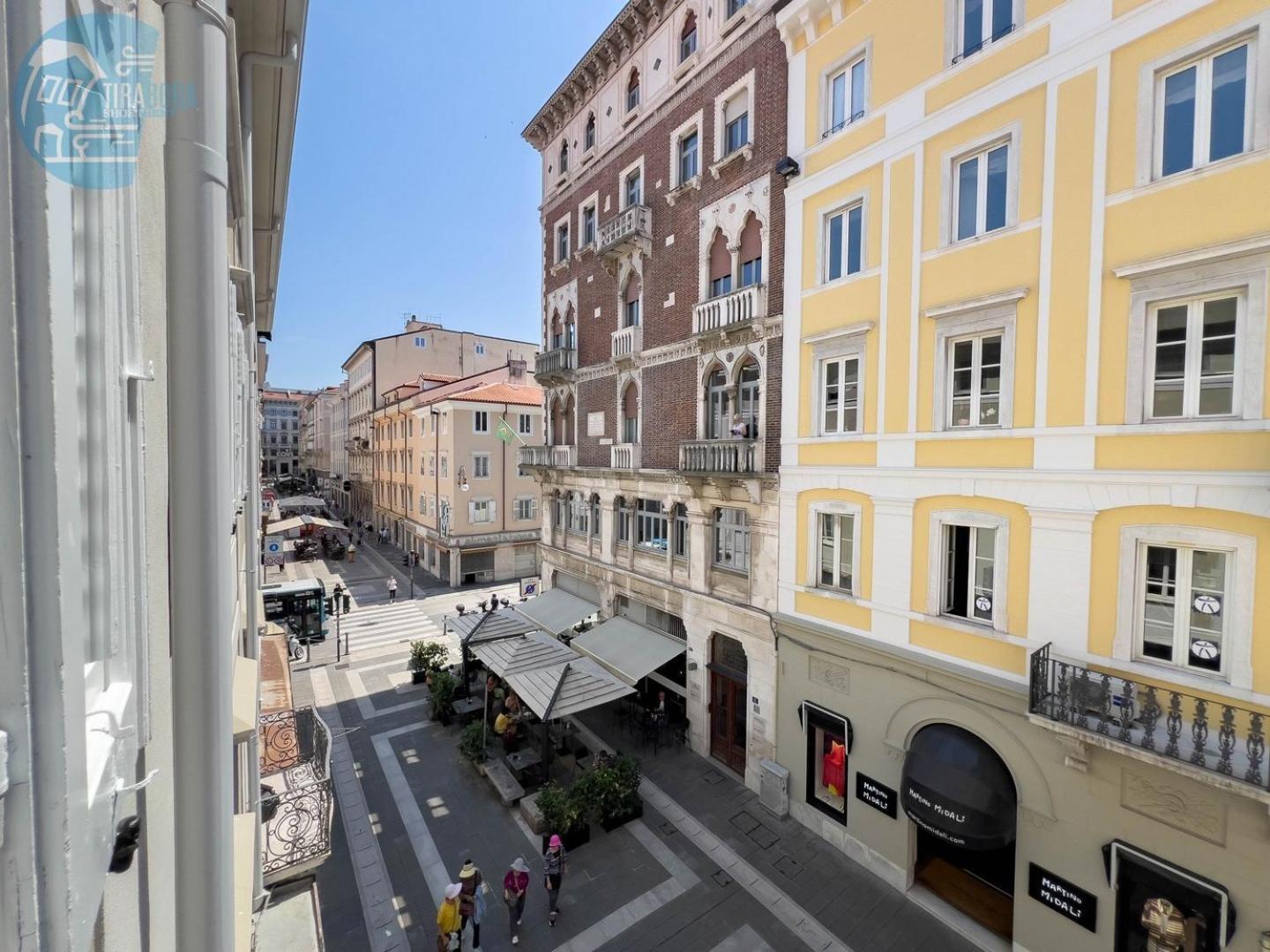 San Nicolo 14 Tirabora Short Rent Apartment Trieste Luaran gambar