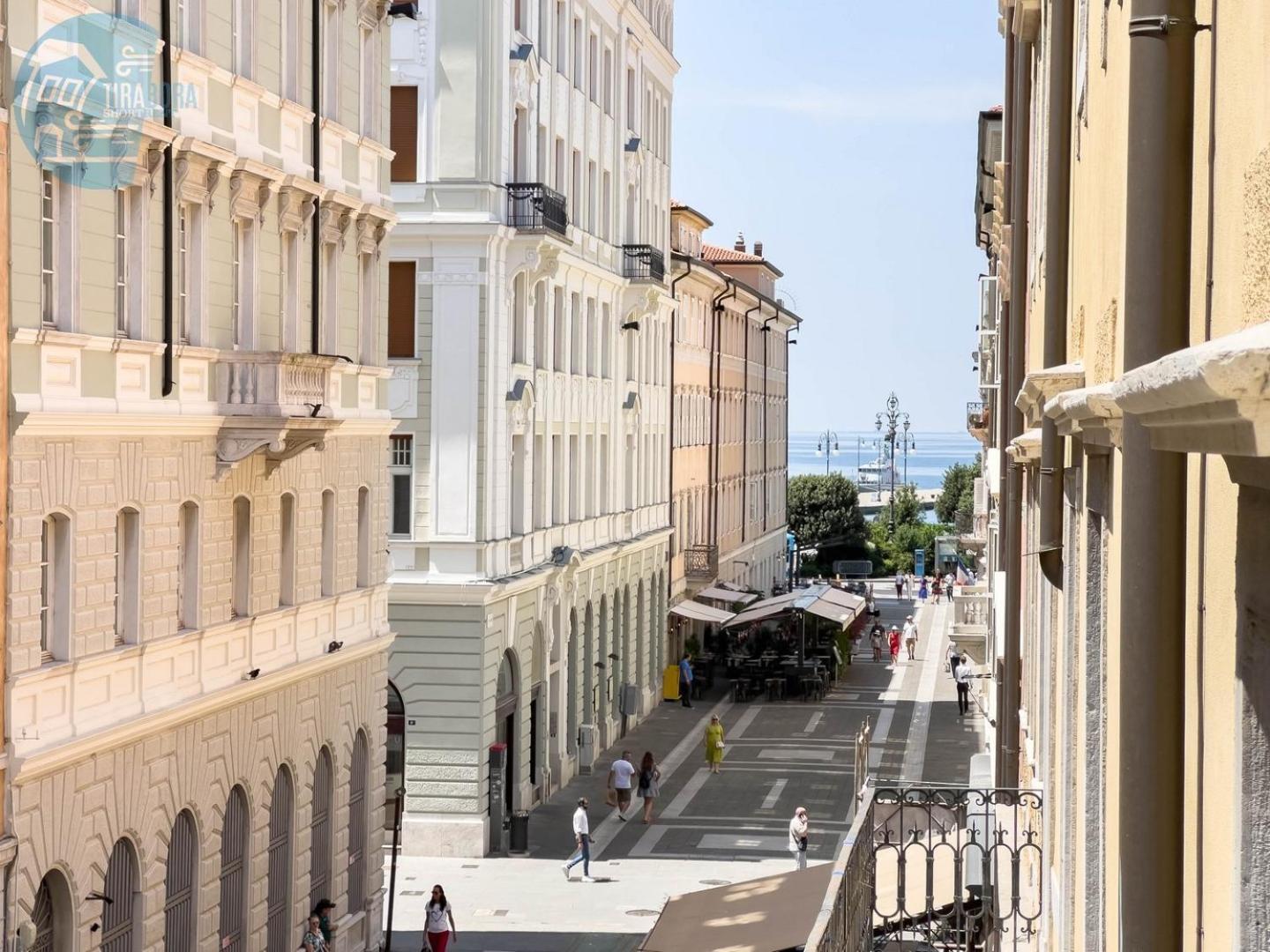 San Nicolo 14 Tirabora Short Rent Apartment Trieste Luaran gambar